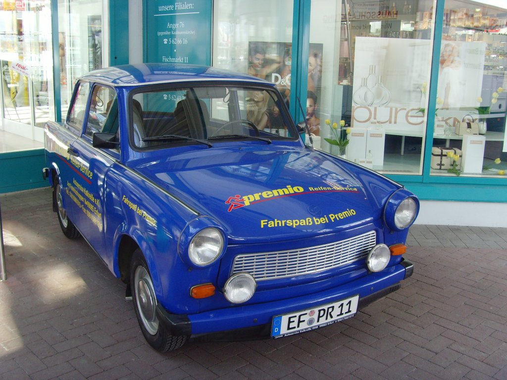 Blauer Trabi in Erfurt