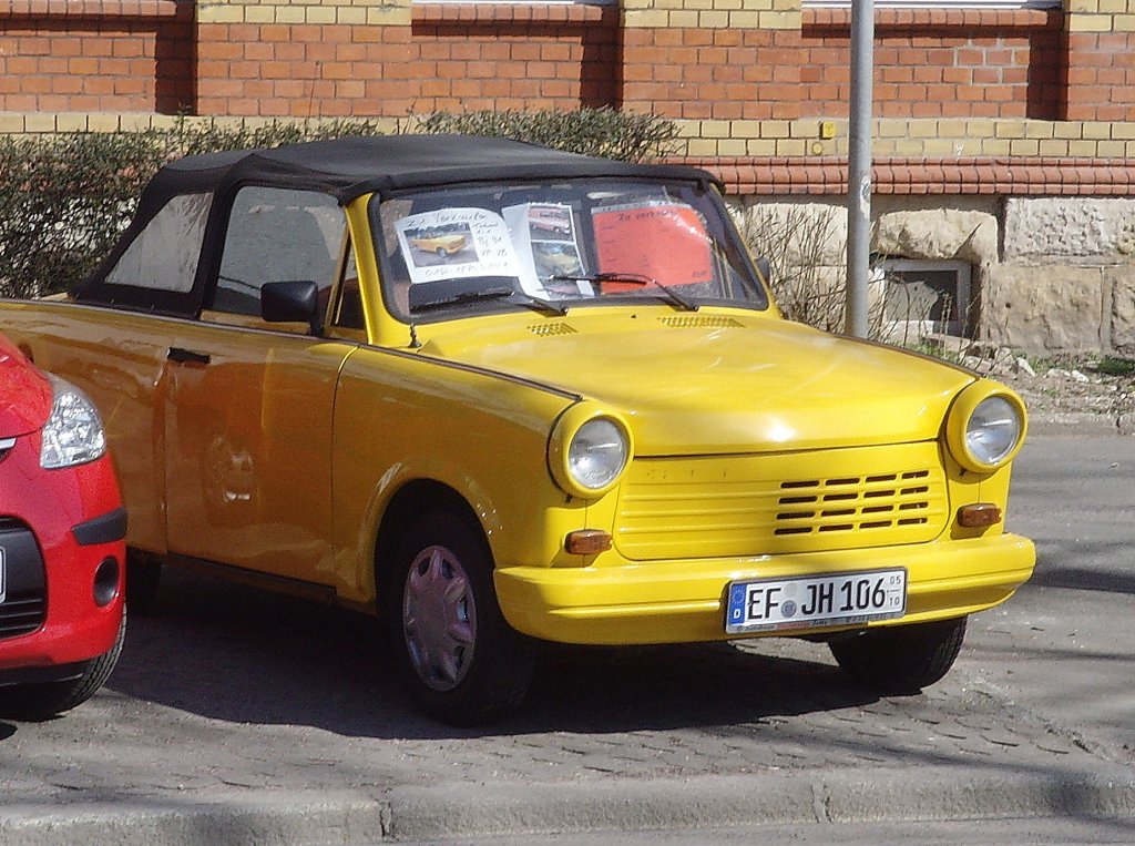 Blick zum gelben Trabi