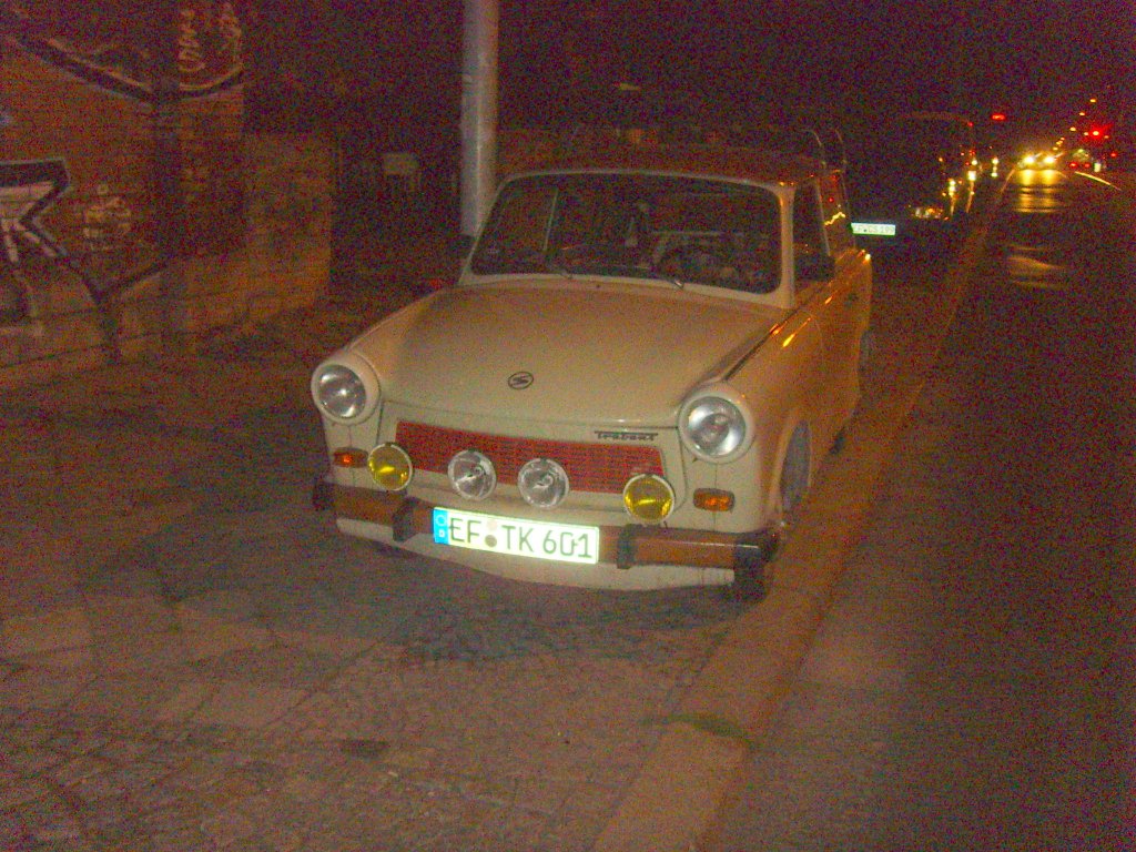PKW Trabant am Abend