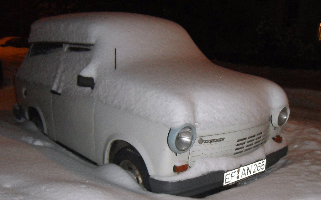 Trabi mit Schneehaube